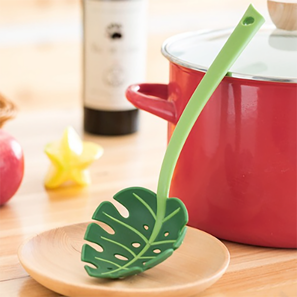 Large Slotted Leaf Spoon – Nature-Inspired Kitchen Tool for Serving & Draining Pasta, Vegetables, and Salads